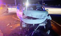 2 otomobilin çarpıştığı kazada 4 yaralı