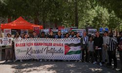 İzmir'de üniversite öğrencilerinden "Filistin nöbeti"