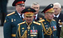 Putin, savunma bakanını görevden aldı