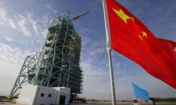 Çin, yeni taşıyıcı roketi ile ilk fırlatmayı yaptı
