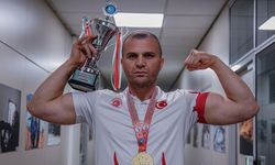 Kadir Yıldırım, 3. kez Kick boks dünya şampiyonu