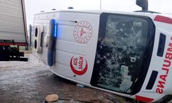 Kaza ihbarına giden ambulans kaza yaptı