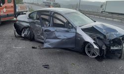 Kontrolden çıkan araç kaza yaptı, 4 kişi yaralandı