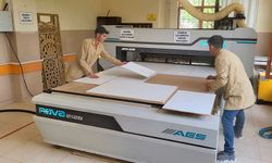 Öğrenciler deprem konutları için yüksek kalitede mobilya üretiyor
