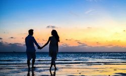 İlişkiyi canlı tutmanın anahtarı: Romantizm