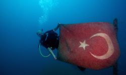 Kuşadası’da dalış yaptılar, hayalet ağları da temizlediler