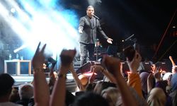 Ünlü şarkıcı Kubat, Kırıkkale'de sahne aldı: Binlerce vatandaş 19 Mayıs'ı böyle kutladı