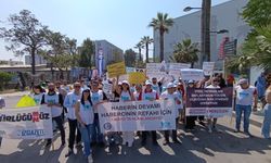 İzmirli gazeteciler TÜRK-İŞ kortejinde TGS ile birlikte yürüdü