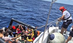 26 düzensiz göçmen, Yunan ihlali sonucu kurtarıldı!