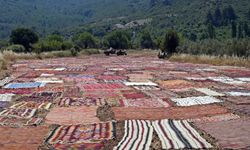 Antalya'da el dokuması halılar: Güneş altında yeniden hayat buluyor