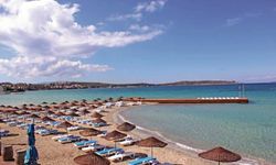 Çeşme turkuazı muhteşem bir plaj: Boyalık Plajı