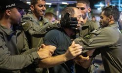 İsrailliler Netanyahu'nun istifası için sokağa döküldü