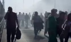 Metrobüste dumanlar panik yarattı yolcular tahliye edildi