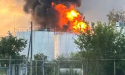 Rusya'daki ki petrol rafinerisine drone saldırısı: Yangınlar çıktı