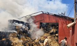 Alaca'da depoda çıkan yangında bin adet saman balyası kül oldu
