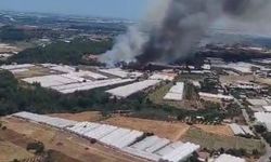 Antalya Aksu'da Murtuna Mahallesi'nde orman dışı otluk alanda yangın çıktı