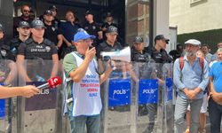 Eylem yapan emekçiler CHP il başkanlığına yürüdü: Sınırlayıcı yasaların arkasına sığınmayın