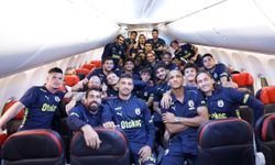 Fenerbahçe, Cengiz Ünder'in doğum gününü uçakta kutladı