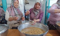 Geleneksel aşure etkinliği köy halkını birleştiriyor