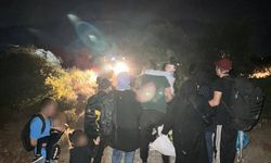 Kuşadası'nda düzensiz göçmen operasyonu: 27 kişi ve organizatör yakalandı