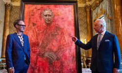 Buckingham Sarayı, kanserle mücadele eden Kral Charles'ın yeni portresini yayınladı
