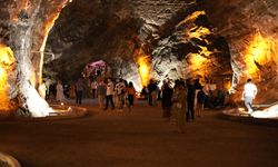 Iğdır'ın Tuz Mağaraları her gün yeni ziyaretçilere ev sahipliği yapıyor