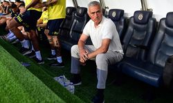 Mourinho'dan büyük temizlik: Fenerbahçe'de 8 futbolcu listede