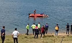 Park halindeki otomobil gölete düştü