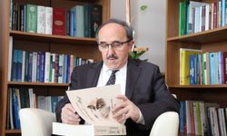 Prof. Dr. Genç kaleme aldı “Kürsüdeki Şair: Mehmet Akif”