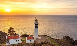 Ege'nin Romantik Köşesi: Sarpıncık Deniz Feneri'nde Unutulmaz Bir Evlilik Teklifi