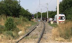 Yolcu treni çapa motoruna çarptı