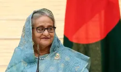 Bangladeş'in Demir Leydisi Şeyh Hasina istifa edip ülkeden ayrıldı