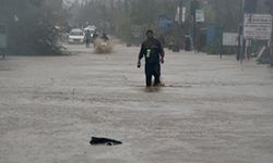 Lahor şehrinde 44 yılın yağış rekoru