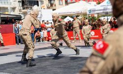 Manisa'da 30 Ağustos Zafer Bayramı coşkuyla kutlandı: Komandolar ve Efe oyunları büyük ilgi gördü