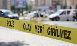 İzmir'de güzellik merkezi önünde kanlı bıçaklı saldırı: 2 ölü, 1 yaralı