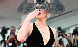 Moda dünyasının gözdesi| Lady Gaga, Venedik Film Festivali'nde ilginç stiliyle göz doldurdu