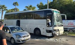 Antalya’da otel servisi su tankerine çarptı