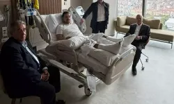 Aziz Yıldırım ve Mahmut Uslu, Serhat Akın'ı hastanede ziyaret etti