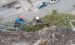 Deprem riskine karşı önlem: Kayalar çelik ağlarla güçlendiriliyor