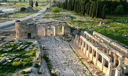 Ölmeden önce görmelisiniz| Hierapolis’in hikayesi travertenleri gölgede bırakıyor