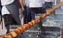 500 kebap ustası, 2,5 kilometre uzunluğunda kebap yapacak!