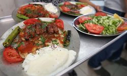 Manisa Kebabının dumanı 97 yıldır aynı mekanda tütüyor!