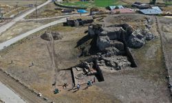 Pulur Höyük'te 7 bin yıllık yerleşik hayatın izleri ortaya çıktı