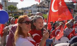 İzmir’de Cumhuriyet Bayramı coşkusu Menderes’te sürdü: 7’den 70’e herkes katıldı