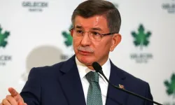 Ahmet Davutoğlu'dan kayyum tepkisi: Demokrasi tiyatroya dönüştü!