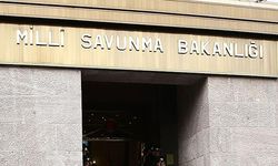 Bakanlık duyurdu: Sınırdan insan kaçakçılığıyla ismi anıldı MSB rütbesini aldı