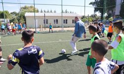 İzmir'de ücretsiz kış futbol okulu kayıtları başladı