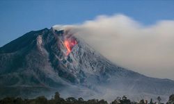 Merapi Yanardağı'nda patlama tehlikesi: Alarm seviyesi yükseltildi