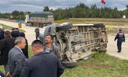 Öğrencileri taşıyan servis, TIR’la çarpıştı: 13 yaralı