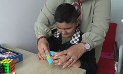 Görme engelli çocuklar için Rubik Küp eğitimiyle fark yaratan proje